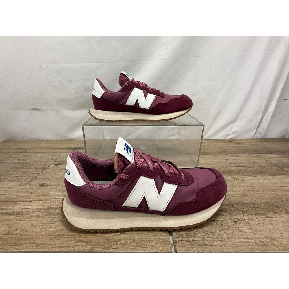 New Balance 237‎ Burgundy White Suede Low Top Sneakers GS237RE Mens 6 Womens 7.5